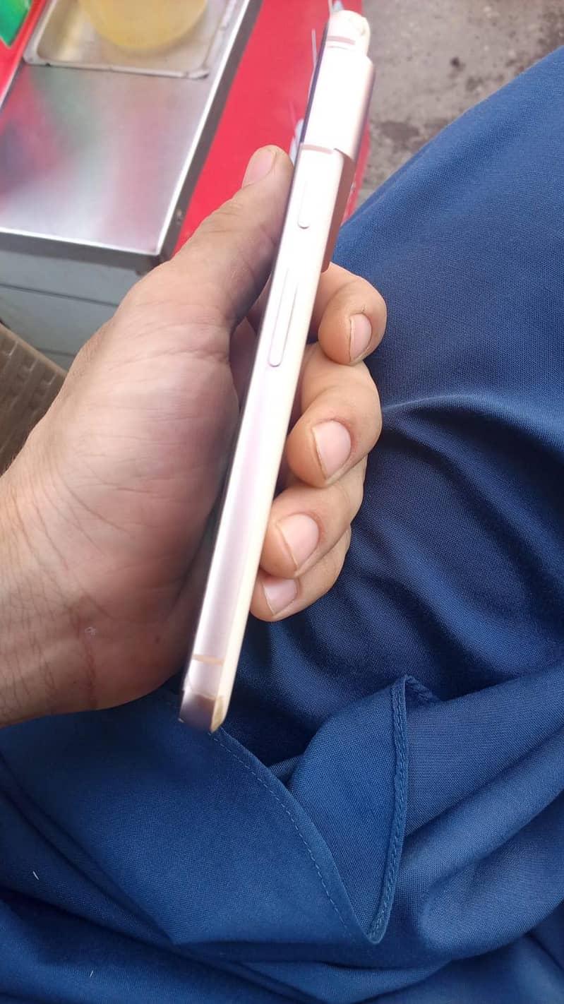 Google Pixel 8 3