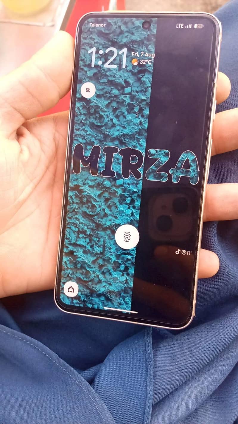 Google Pixel 8 4