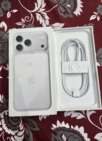 Apple iPhone 17 Pro jv