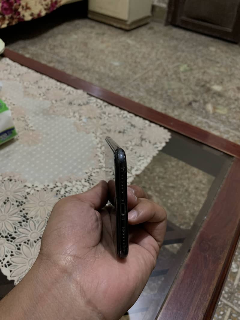 Apple iPhone 7 Plus 2