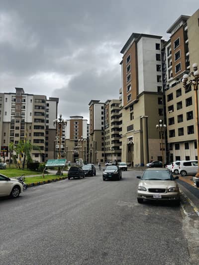 Flat For Rent in Zarkon Heights