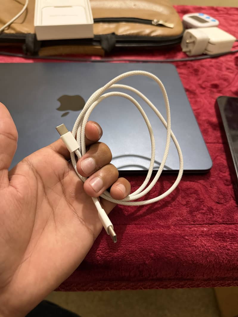 Original Apple data cable 0