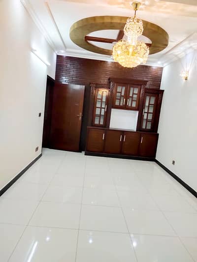10 Marla Ground Floor with All Basic Necessities