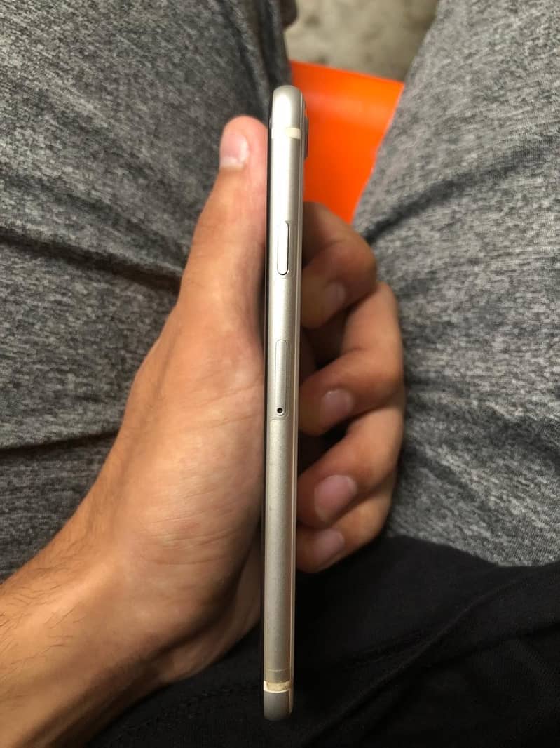 Apple iPhone SE 3