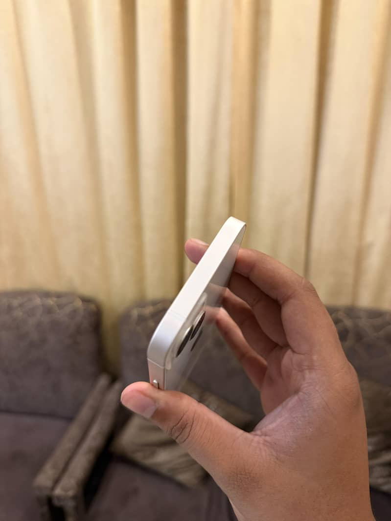iPhone 13 JV 4