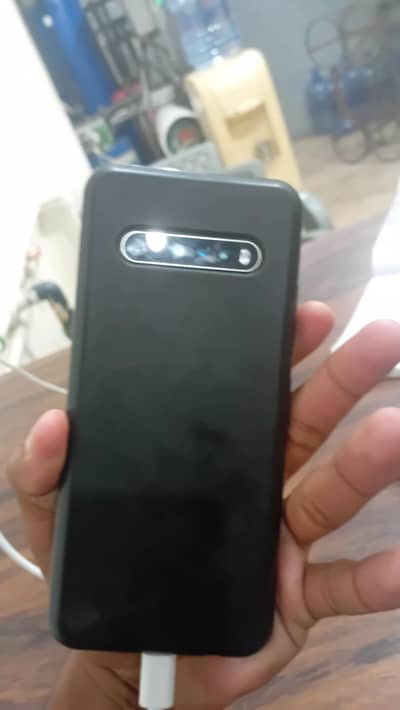 LG V60