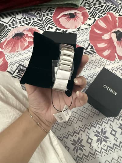100% Original Watch – Brand New