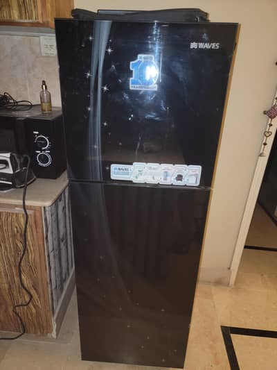 waves fridge brand new condition