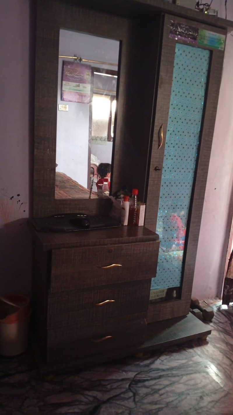 devider dressing ironstand 1