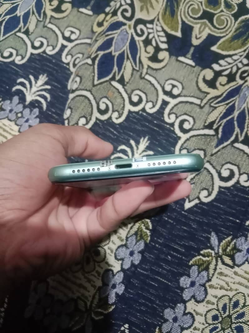Apple iPhone 11 5