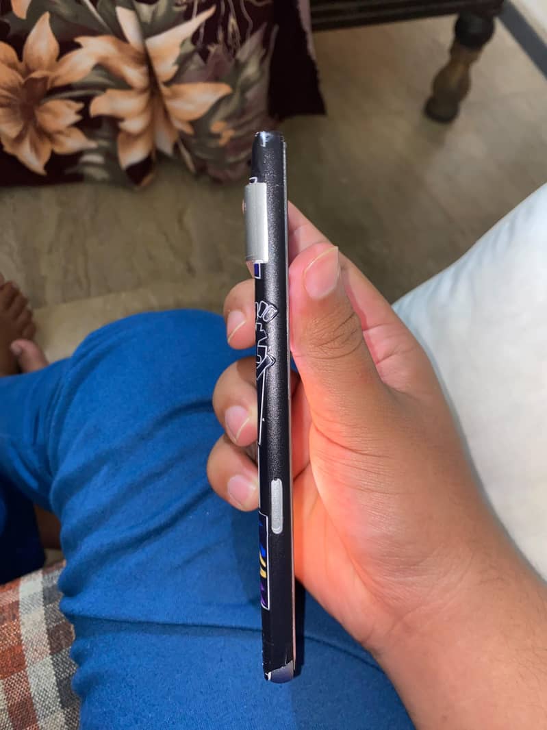 Google Pixel 7 4