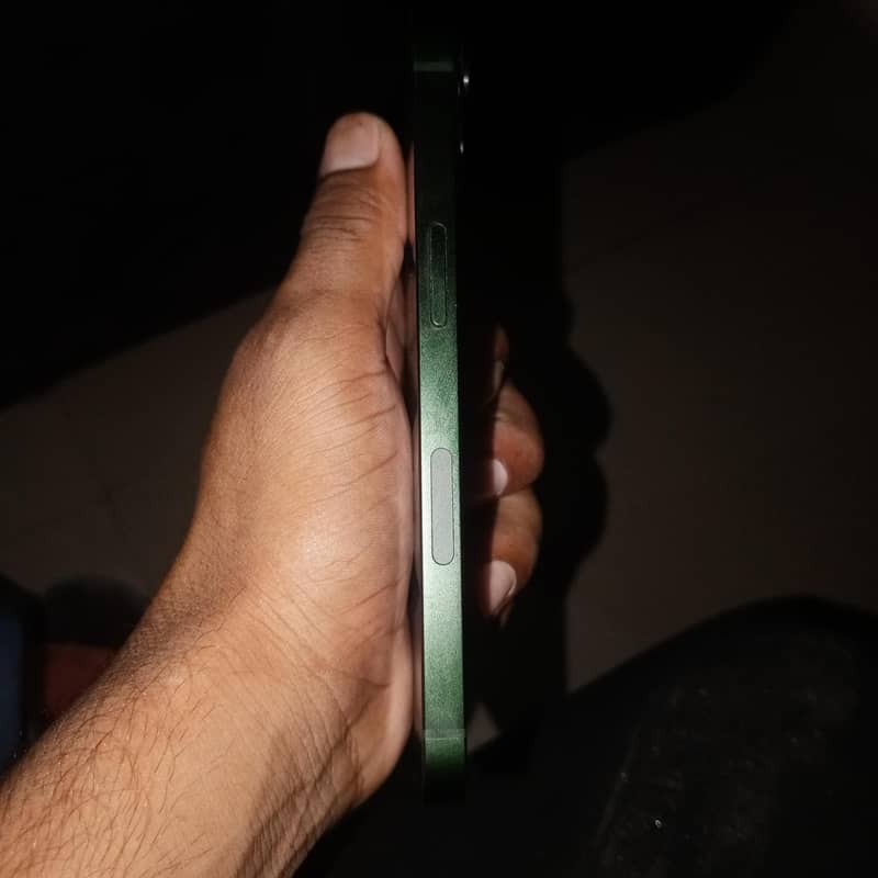 Apple iPhone 13 1