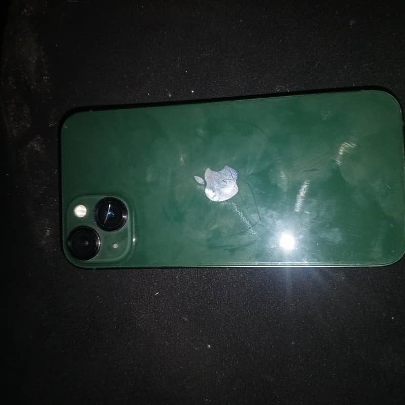 Apple iPhone 13 4