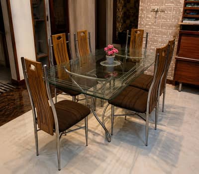 6 seater dinning table excellent condition