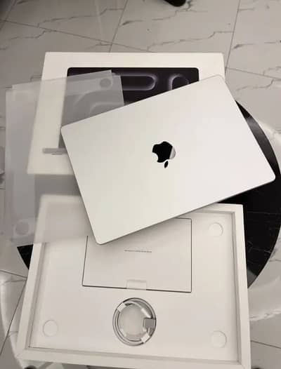 Apple MacBook Pro M2 Max ( M1.2. 3.4pro. Max. Air