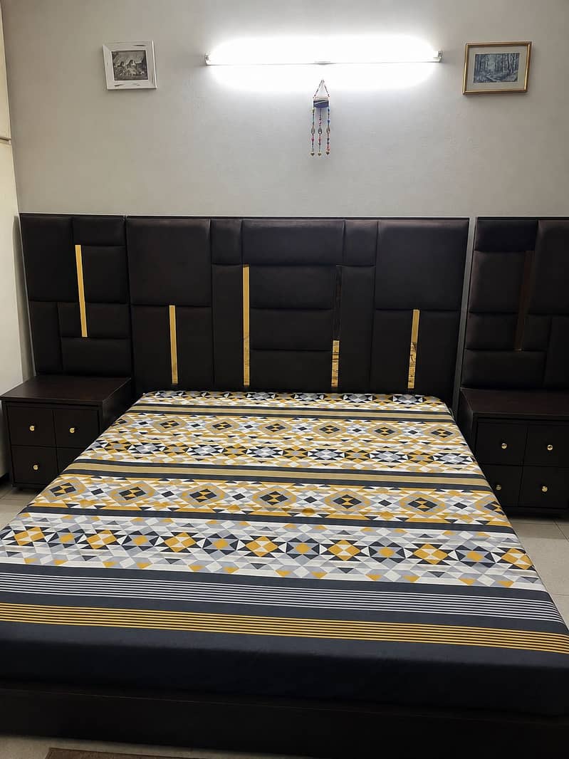 Bed set with side table and dressing table 1