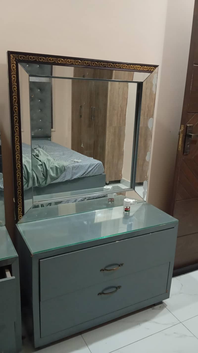 2 side tables 1
