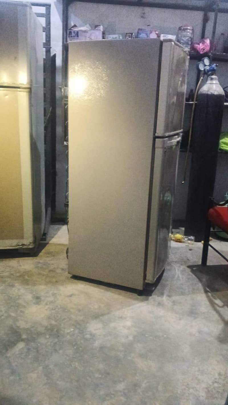 Refrigerator 0
