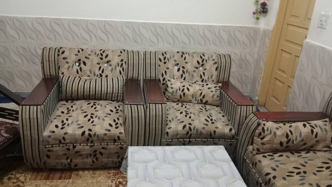 5 seater 2 sofas plus 3 table 2
