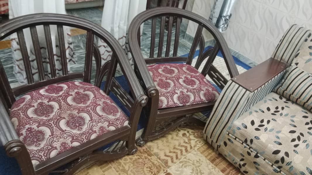 5 seater 2 sofas plus 3 table 3