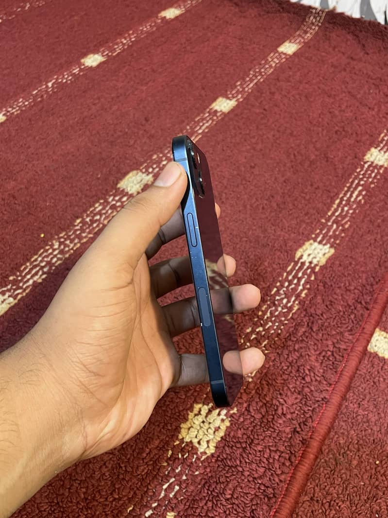 Apple iPhone 13 1