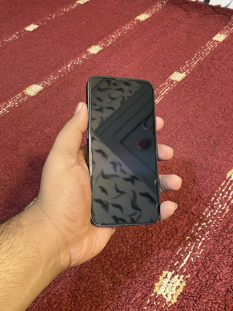 Apple iPhone 13 4