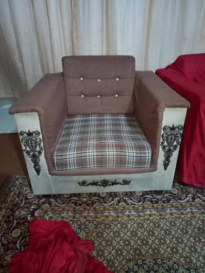 7 Seaters sofa almost new slidly use