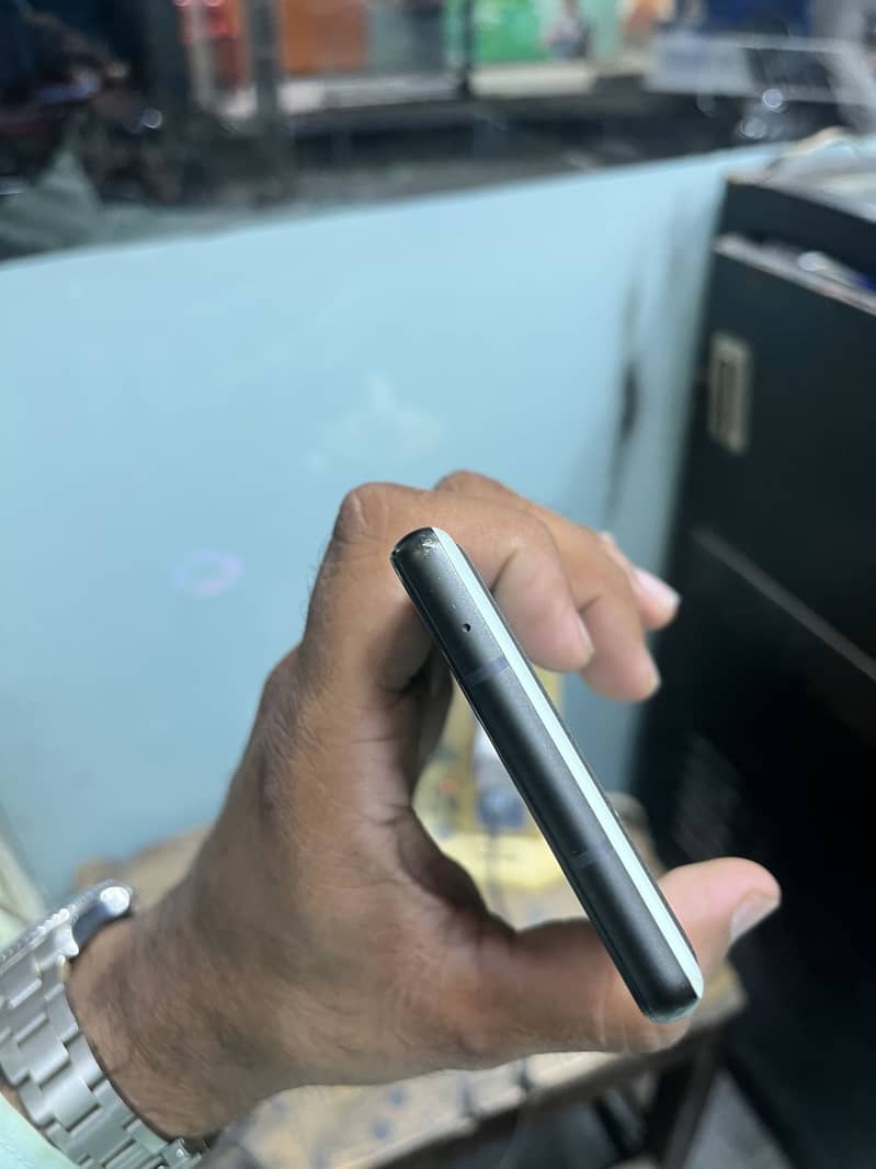 Google Pixel 6a 5