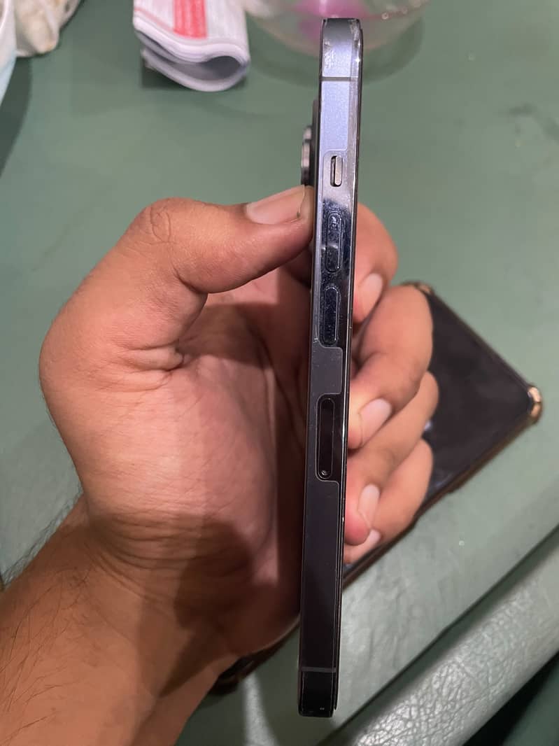 Apple iPhone 13 Pro 3