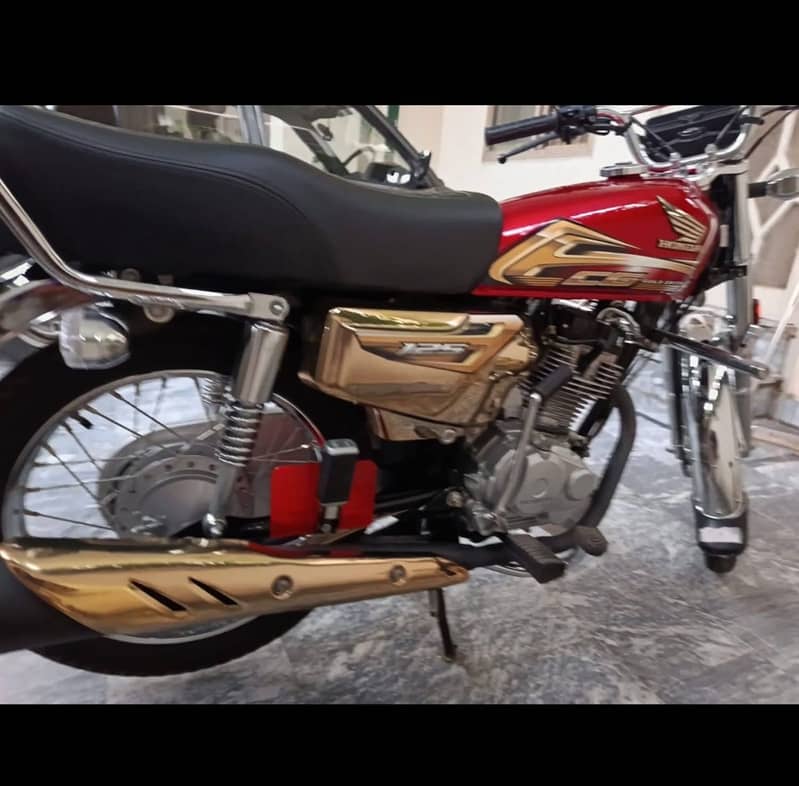 Honda 125 self start golden addition 2