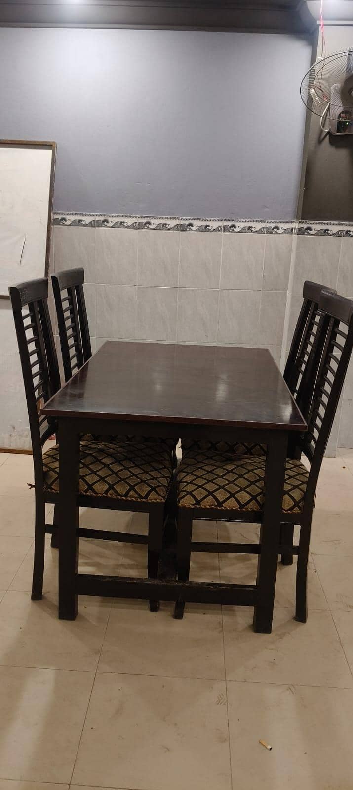 restaurant table and chairs set 0