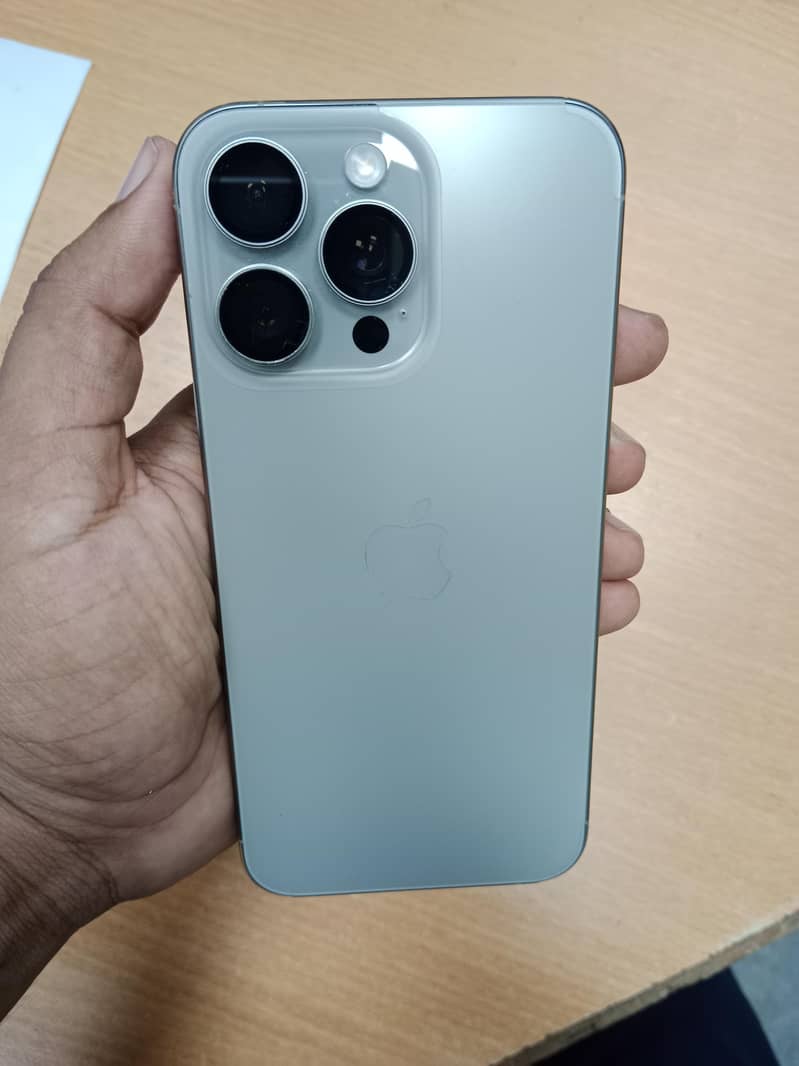 Apple iPhone 15 Pro Max 0