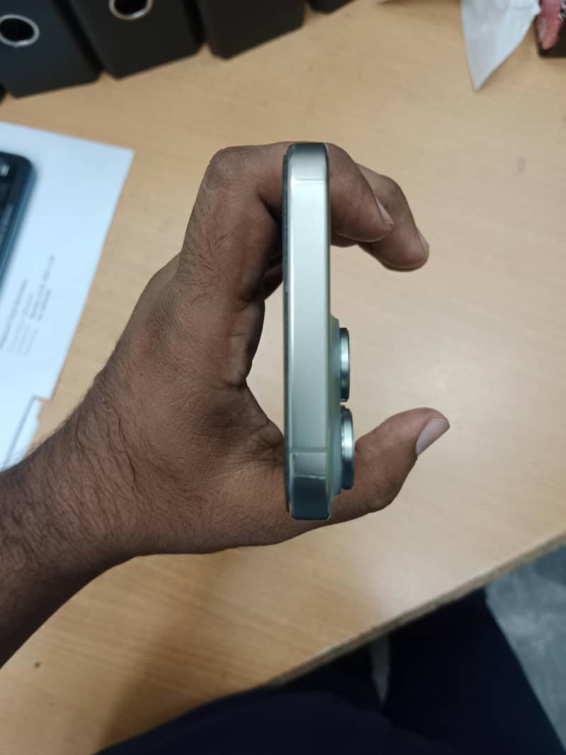Apple iPhone 15 Pro Max 2