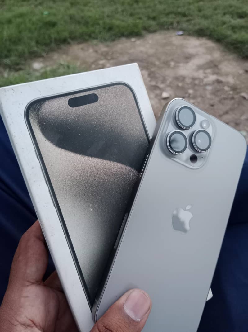 Apple iPhone 15 Pro Max 7