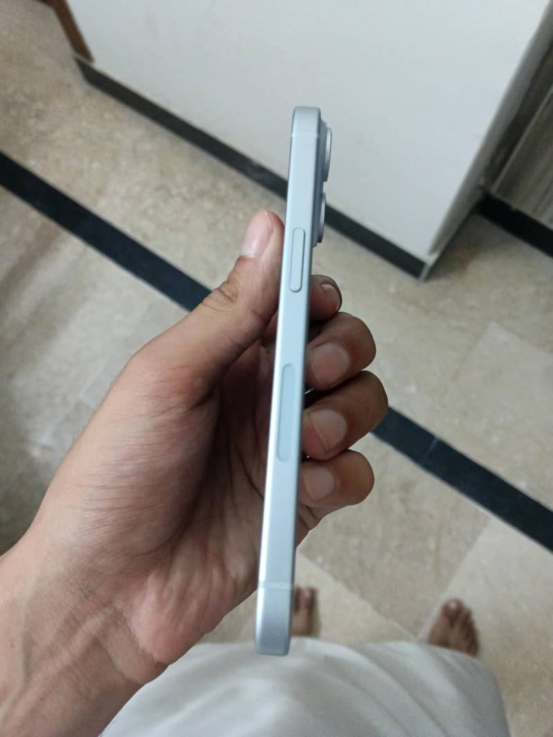 Apple iPhone 15 3