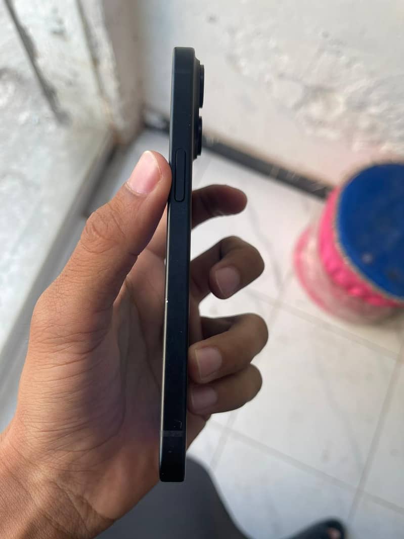 Apple iPhone 15 3