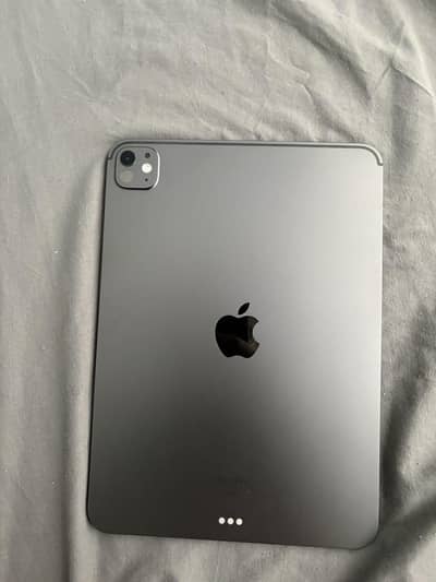 apple iPad pro m4,13 inch 512gb just open box