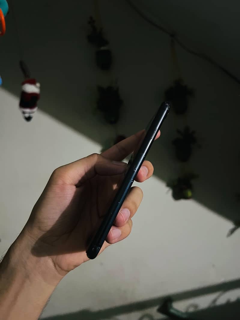 Apple iPhone 7 1