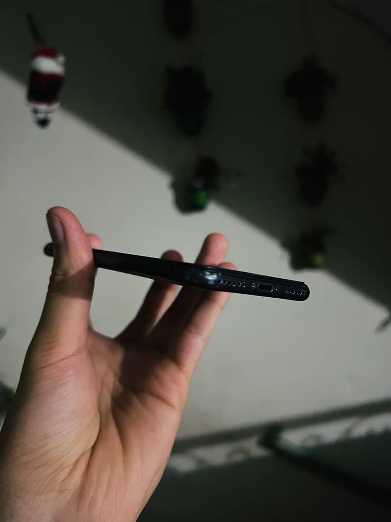 Apple iPhone 7 4