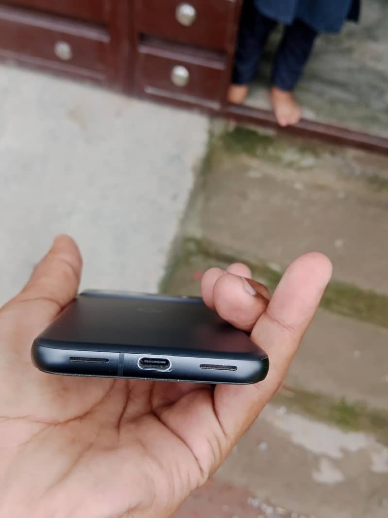 Google pixel 8a 4
