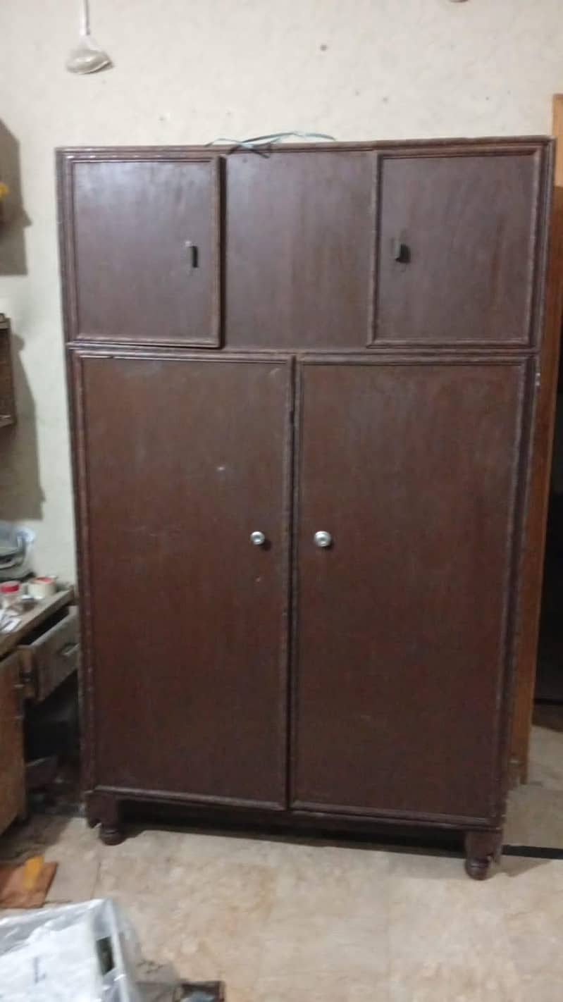 wardrobe 0