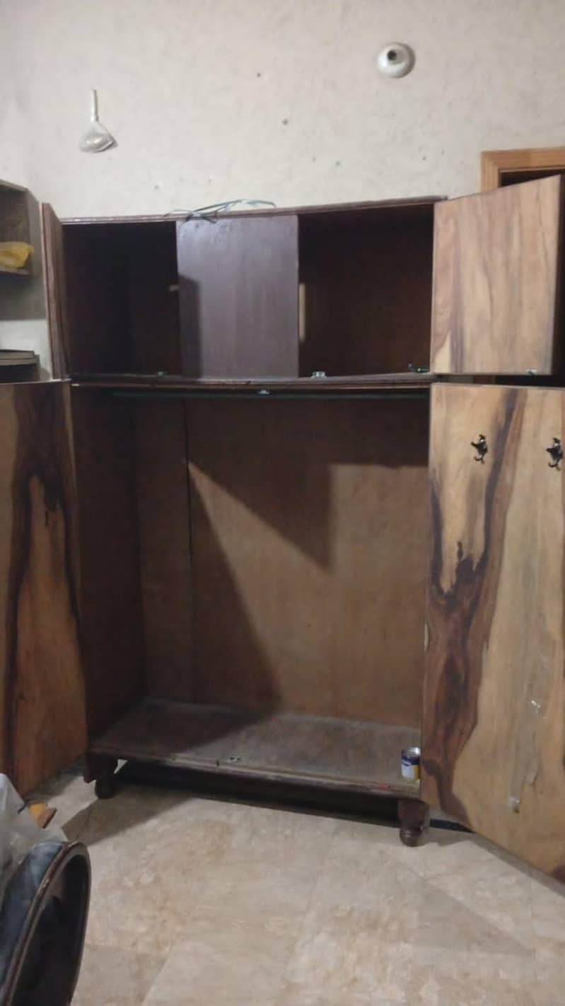 wardrobe 4
