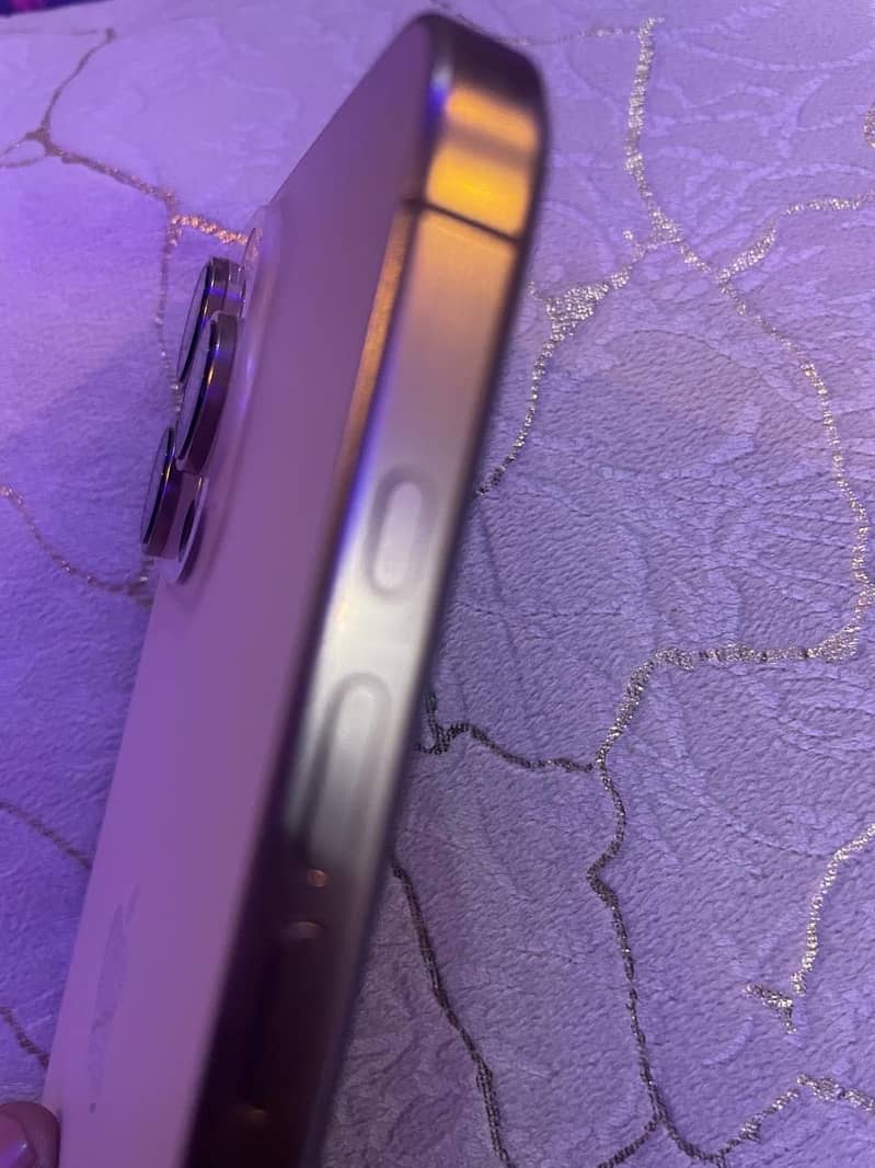 Apple iPhone 16 Pro Max 2