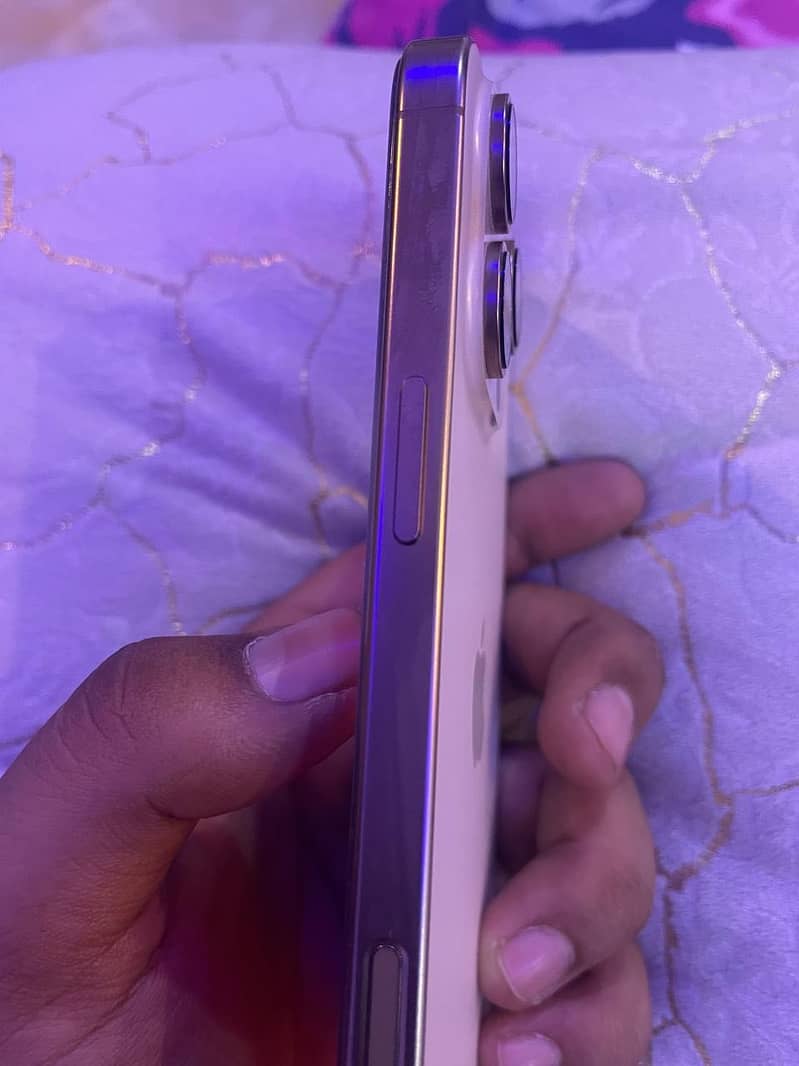 Apple iPhone 16 Pro Max 3