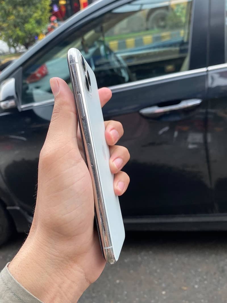 Iphone 11 pro max 2