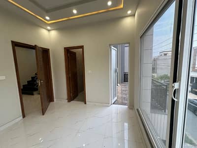 5 MARLA BRAND NEW HOUSE AVAILABLE FOR RENT