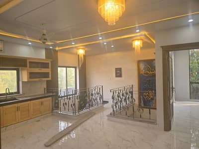 10 MARLA BRAND NEW LUXURY HOUSE FOR SALE