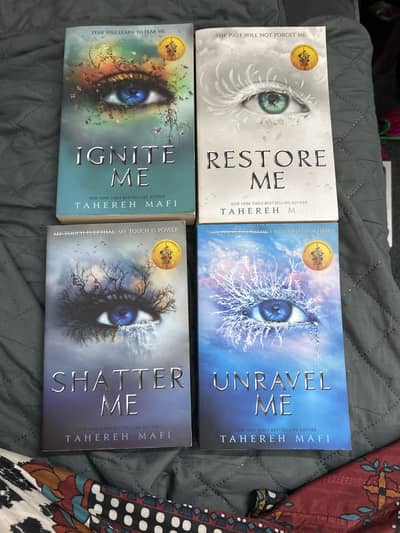 Shatter me series