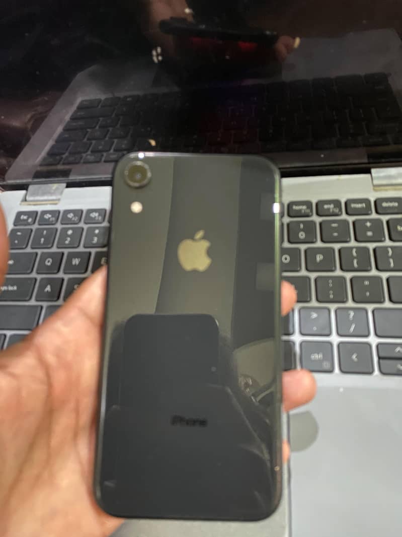 Apple iPhone XR 0