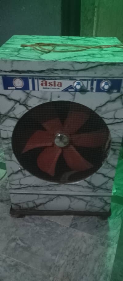 lahori cooler in 10 10 condition only 15 days used